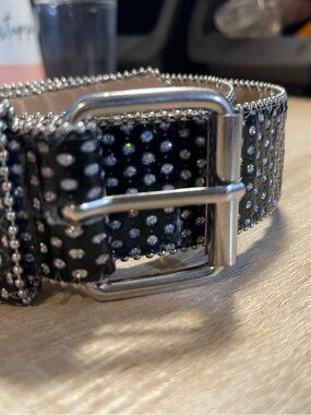 2X Womens Black Crystal-Studded Belt with Silver Buckle (24)
